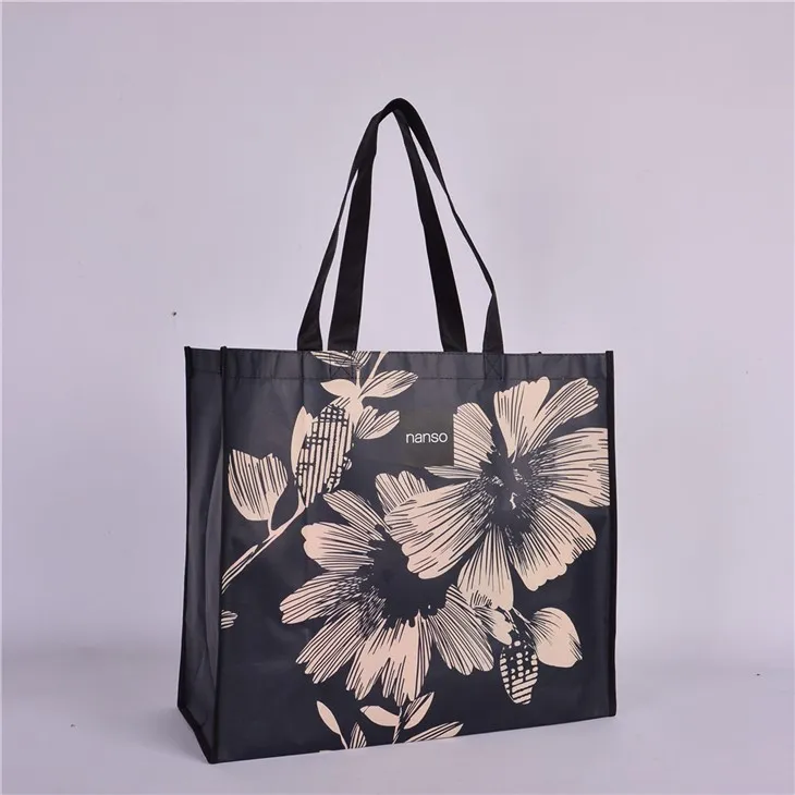 غیر بنے ہوئے گروسری ٹوٹے۔